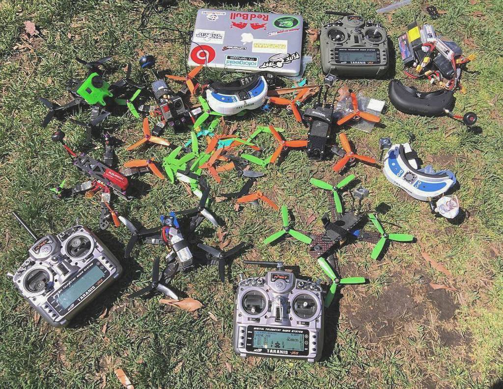 Dronesque_'s tweet photo. Tip of the day (#dronesque)
Pilot @claudebig https://t.co/tQKqarST4e https://t.co/aqGA8HXDCc