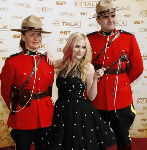 BestAvrilpics's tweet photo. 2008/2016

AvrilOnJunoAwards https://t.co/5F1LCXb5cx