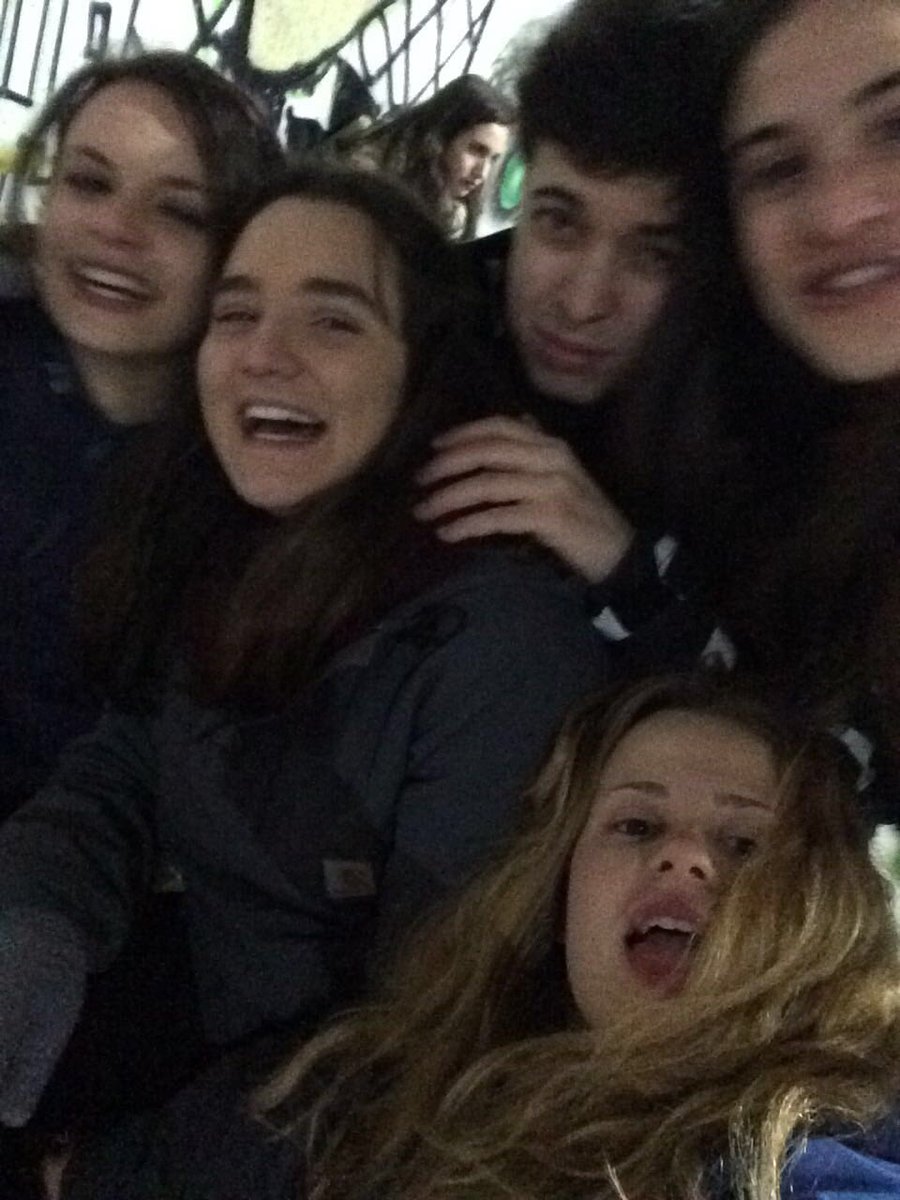claraferrnandez's tweet photo. salir sin actuar es como no salir #llevabamoselpuntazo #bingo #julioagregado 🔙👭🍻😢✅🆘🖖🏼 https://t.co/3XIPiRmhBY