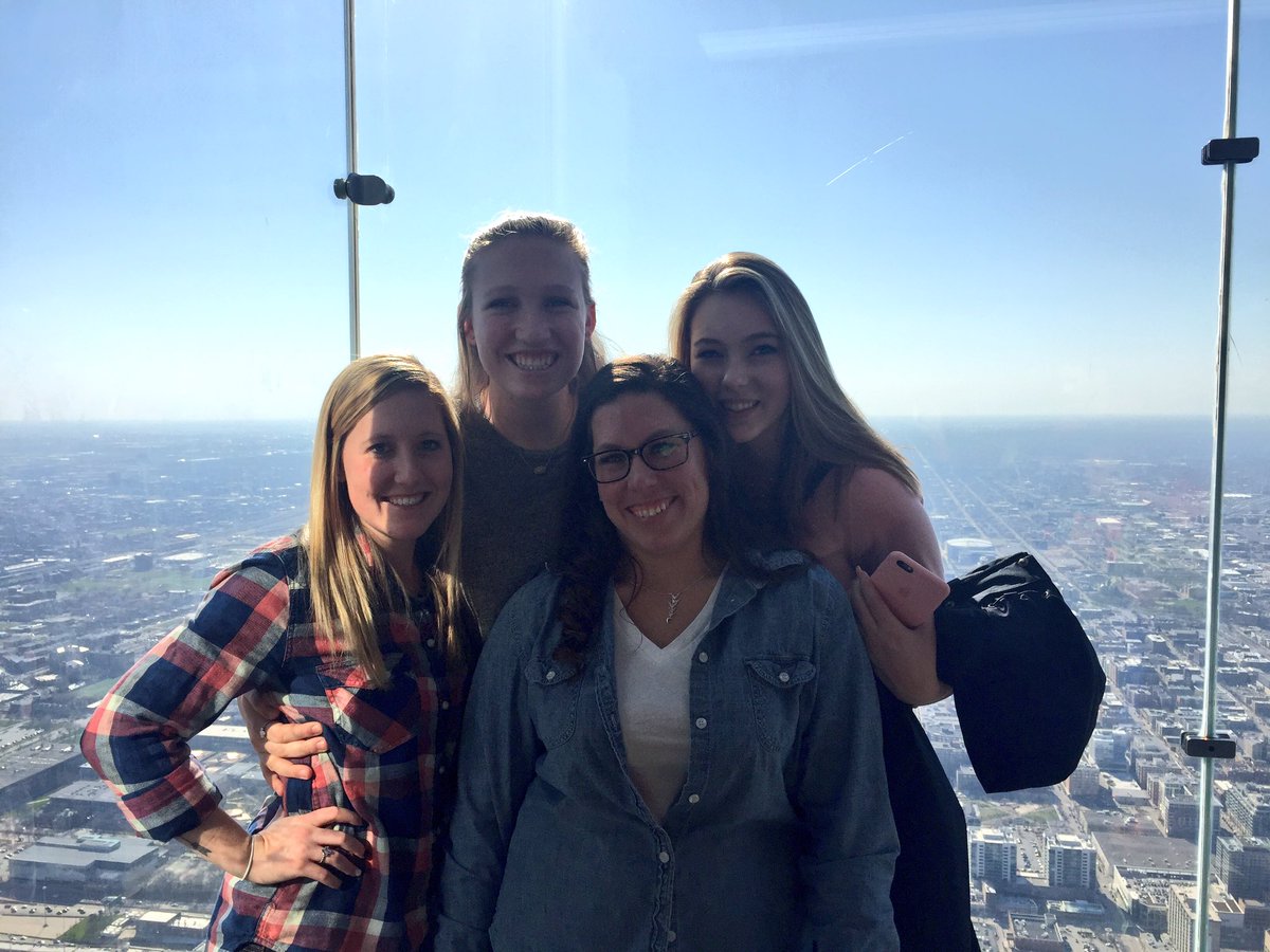 BStout5's tweet photo. Last day in Chicago! It's been a trip I'll never forget! #skydeck #bucketlist https://t.co/m6W6BbyjTJ