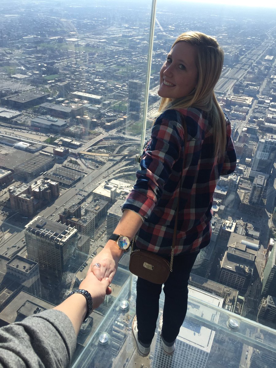 BStout5's tweet photo. Last day in Chicago! It's been a trip I'll never forget! #skydeck #bucketlist https://t.co/m6W6BbyjTJ