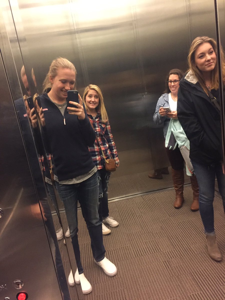 BStout5's tweet photo. Last day in Chicago! It's been a trip I'll never forget! #skydeck #bucketlist https://t.co/m6W6BbyjTJ