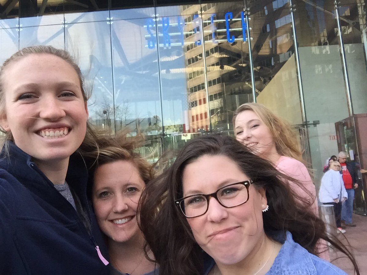 BStout5's tweet photo. Last day in Chicago! It's been a trip I'll never forget! #skydeck #bucketlist https://t.co/m6W6BbyjTJ