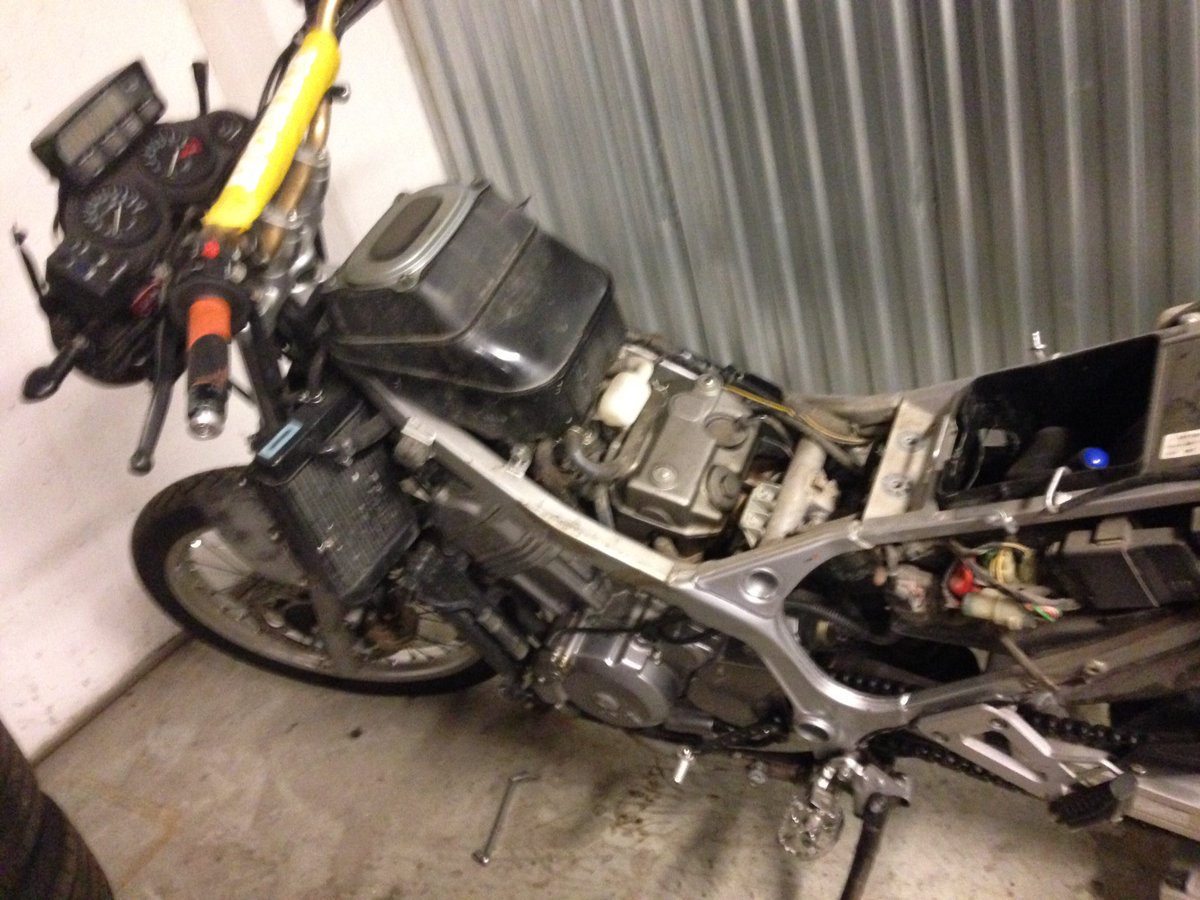 _AnnaQ62's tweet photo. Naked #AfricaTwin https://t.co/P0t1VzfRQp