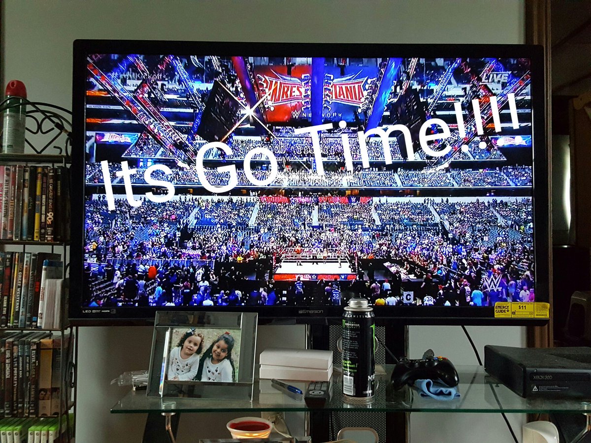 SabolGary's tweet photo. Got wings in the deep fryer! Perogies on deck! This is MY SUPERBOWL!  Its Go Time! #WMKickoff #WrestleMania32 https://t.co/2HkJG1BISc