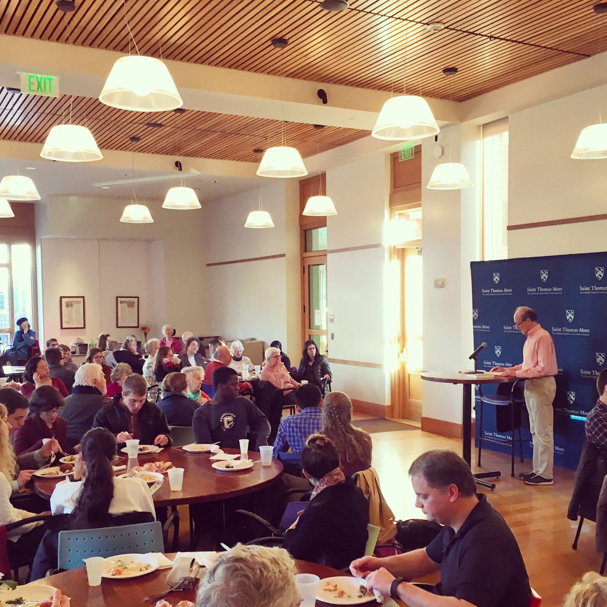 STMatYale's tweet photo. Packed house to hear @YaleDivSchool prof. Denys Turner on Aquinas&amp;darkness of God. #STMatYale #FaithAndIntellect https://t.co/MuLUvcLHwK