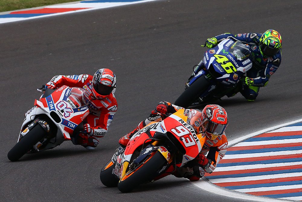 MCNSport's tweet image. Marquez wins crazy race in Argentina - ow.ly/10eP0w