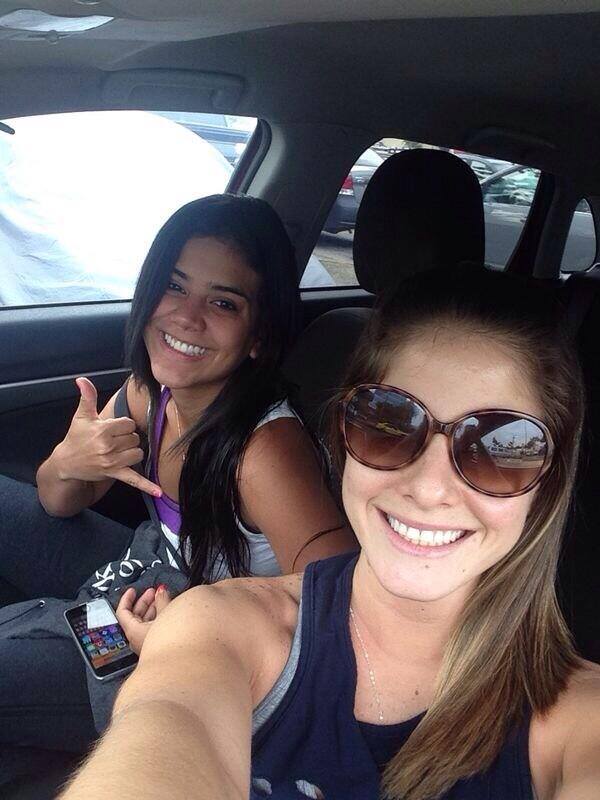 MyStarPinBu's tweet photo. #tbt Porque hay que sonreír siempre😄 @MichelaPinBu @Nikkimackliff 👭 https://t.co/8SkavfmCPf