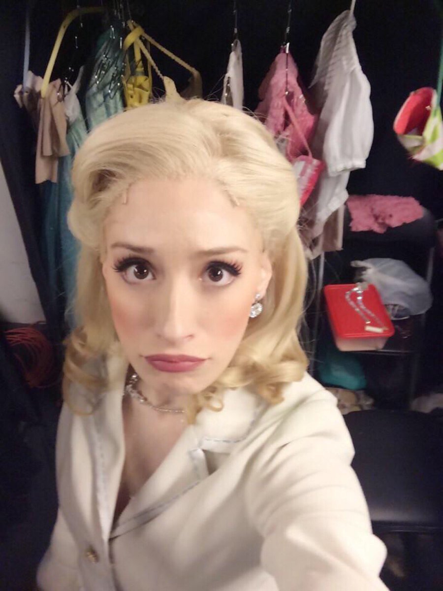 Cecidelacueva's tweet photo. Me dió algo, y me acordé de nuestro estreno @Wicked_Mx 
¡Qué compañía!
Te extraño bebe @dannapaola #Elfis. 
💕💚💕💚💕💚💕💚 https://t.co/eqv6X70Ps1