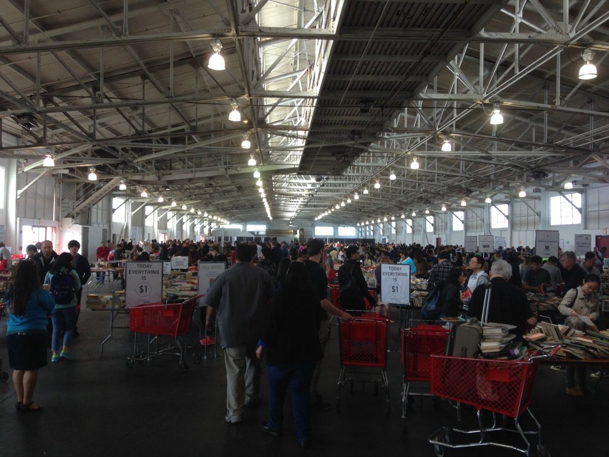 ElaineLeung4's tweet photo. One last visit! @FriendsSFPL #BigBookSale til 6pm @FortMasoninSF. Everything's $1! @SFPublicLibrary #SpringBookSale https://t.co/A47MfMmKKu