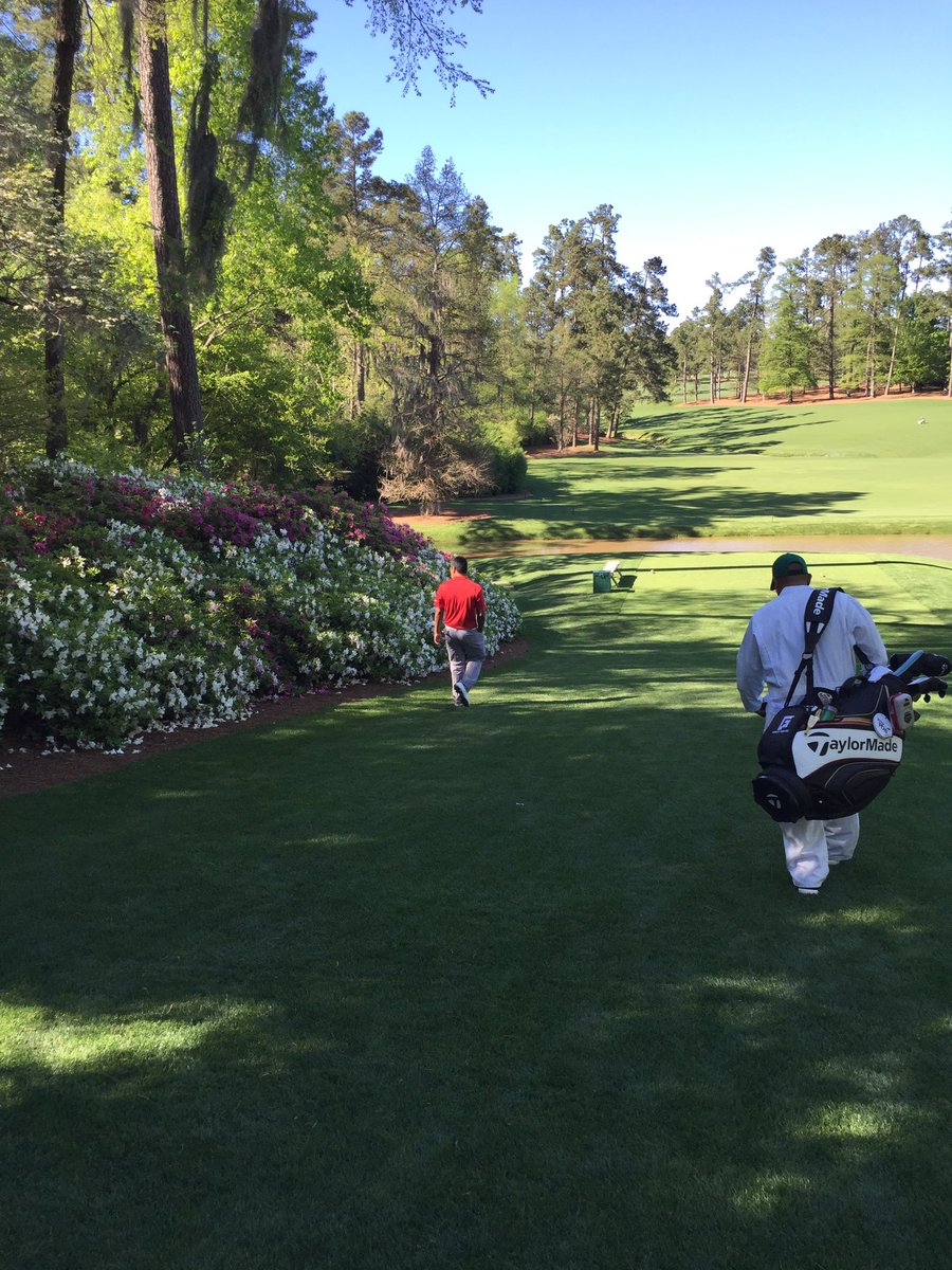 AdriGG_TulsaSM's tweet photo. Caminar desde adentro del 10 al 18 @TheMasters con @FabianGomezGolf @MonterosCoco #impossibletodescribe #believe https://t.co/310UHzUwRc