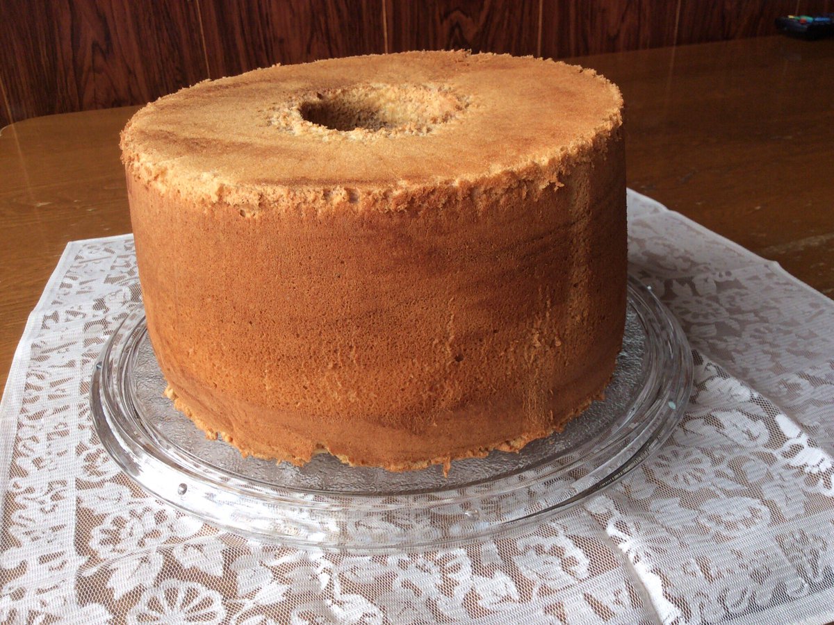 Pocket12 チョコマーブルシフォンケーキ作りました O 初マーブル 失敗 二層にしか見えないし チョコの色も薄い 筒の周りヘコんじゃった お菓子作り お菓子作り好きな人と繋がりたい マーブルシフォンケーキ T Co Em7xm1hful