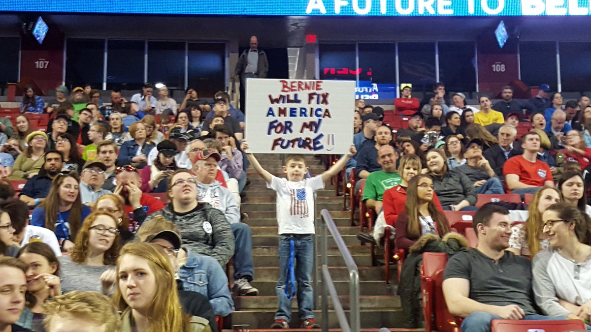 Razarumi's tweet photo. Aww RT @cam_joseph: This kid is ready for @SenSanders to take the stage here in Madison. https://t.co/3kLE2WwPYR
#MadisonForBernie