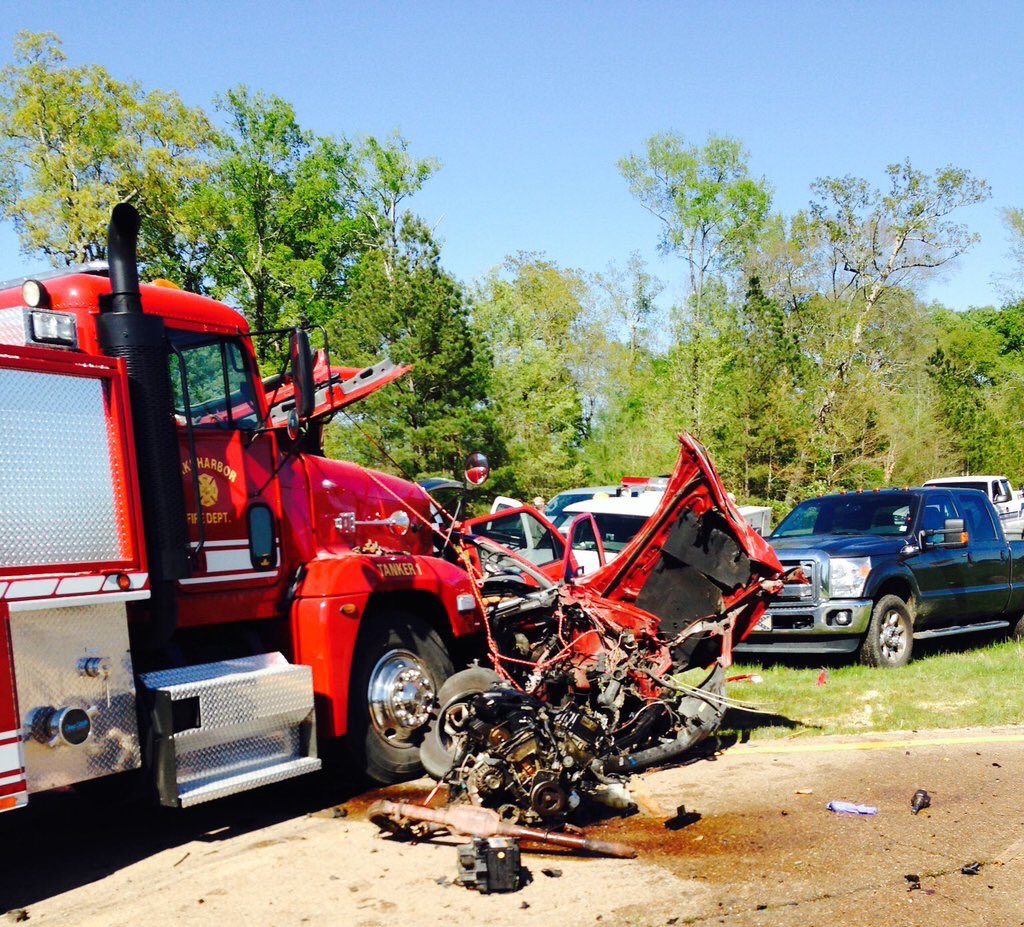 BillyGoldfeder's tweet photo. FIRE APPARATUS CRASH KILLS 10 Y.O. CHILD, OTHERS &amp; #FIREFIGHTERS INJ.
https://t.co/kUDBiRnPUp @TRex21 @TheSecretList https://t.co/8CRinD7Y8R