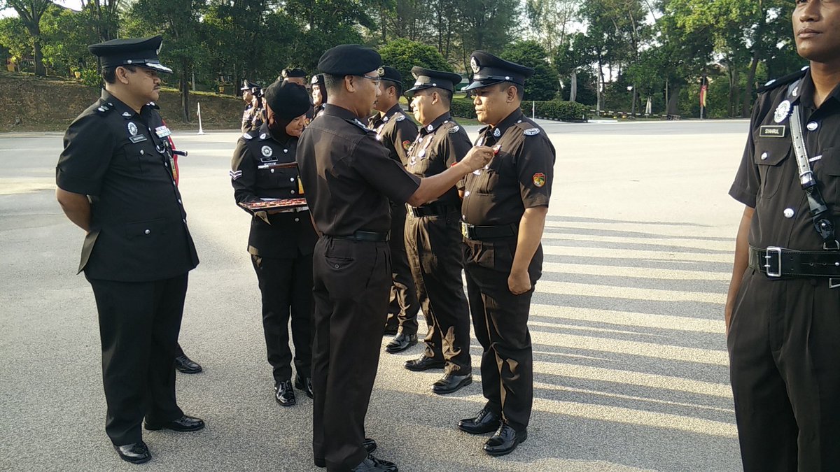 maktabpenjara's tweet photo. Majlis Penyampaian Pingat PPA kpd pelatih MPM dan staff MPM serta pengumuman Pelatih terbaik https://t.co/N1WUaZjQ7n
