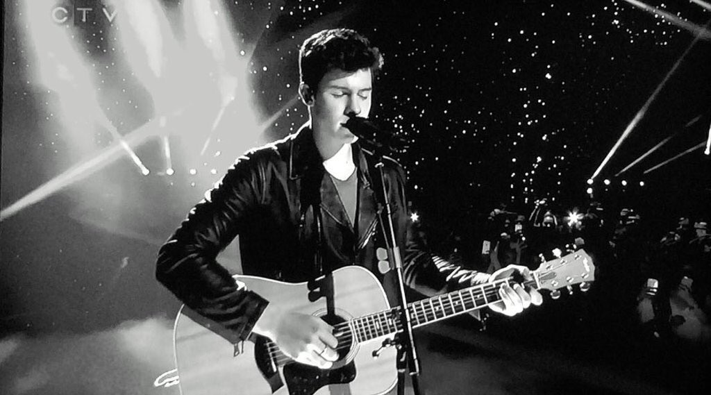 TheMendesSide's tweet photo. Such an amazing performance @ShawnMendes, we're so lucky to have you ❤️ https://t.co/segyLANqov