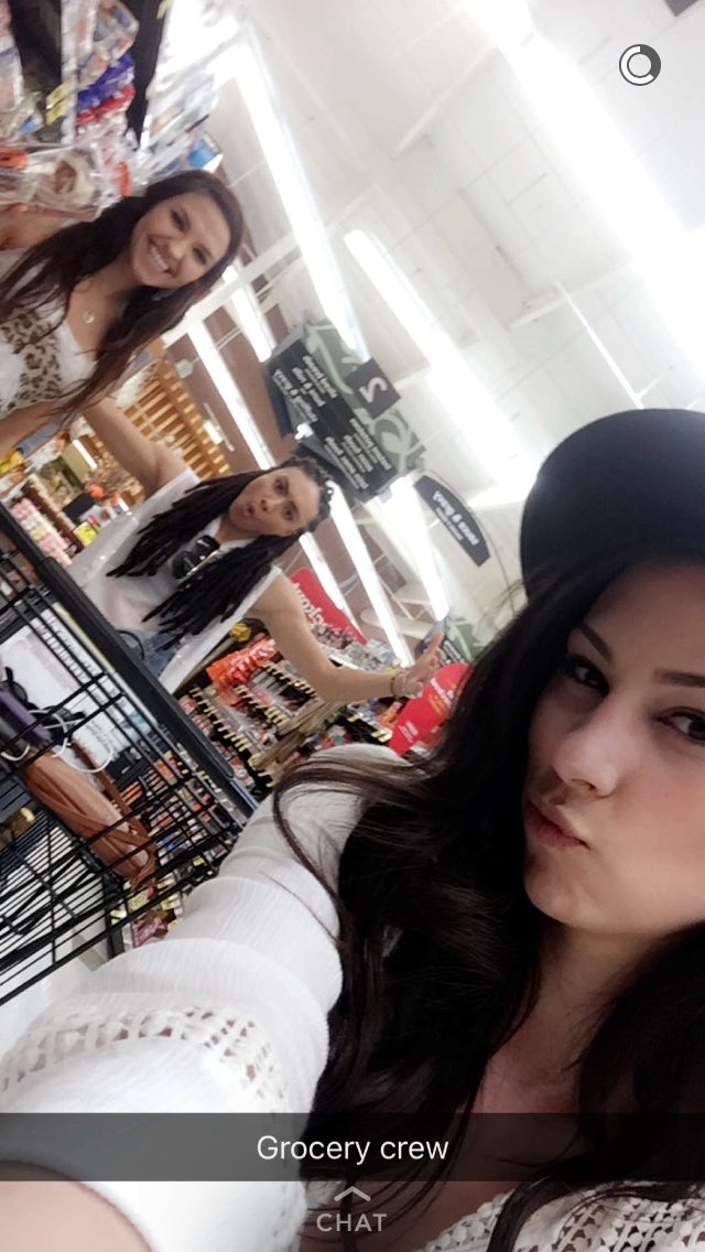 RespectSMGomez's tweet image. queens everywhere. 👏🏼🔥