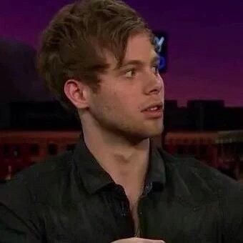 hemmoso's tweet photo. cuando mi mamá canta alguna canción de los chicos 

NOW OR NEVER FAM
#iHeartAwards #BestFanArmy #5SOSFam https://t.co/I21Tn2LEoe