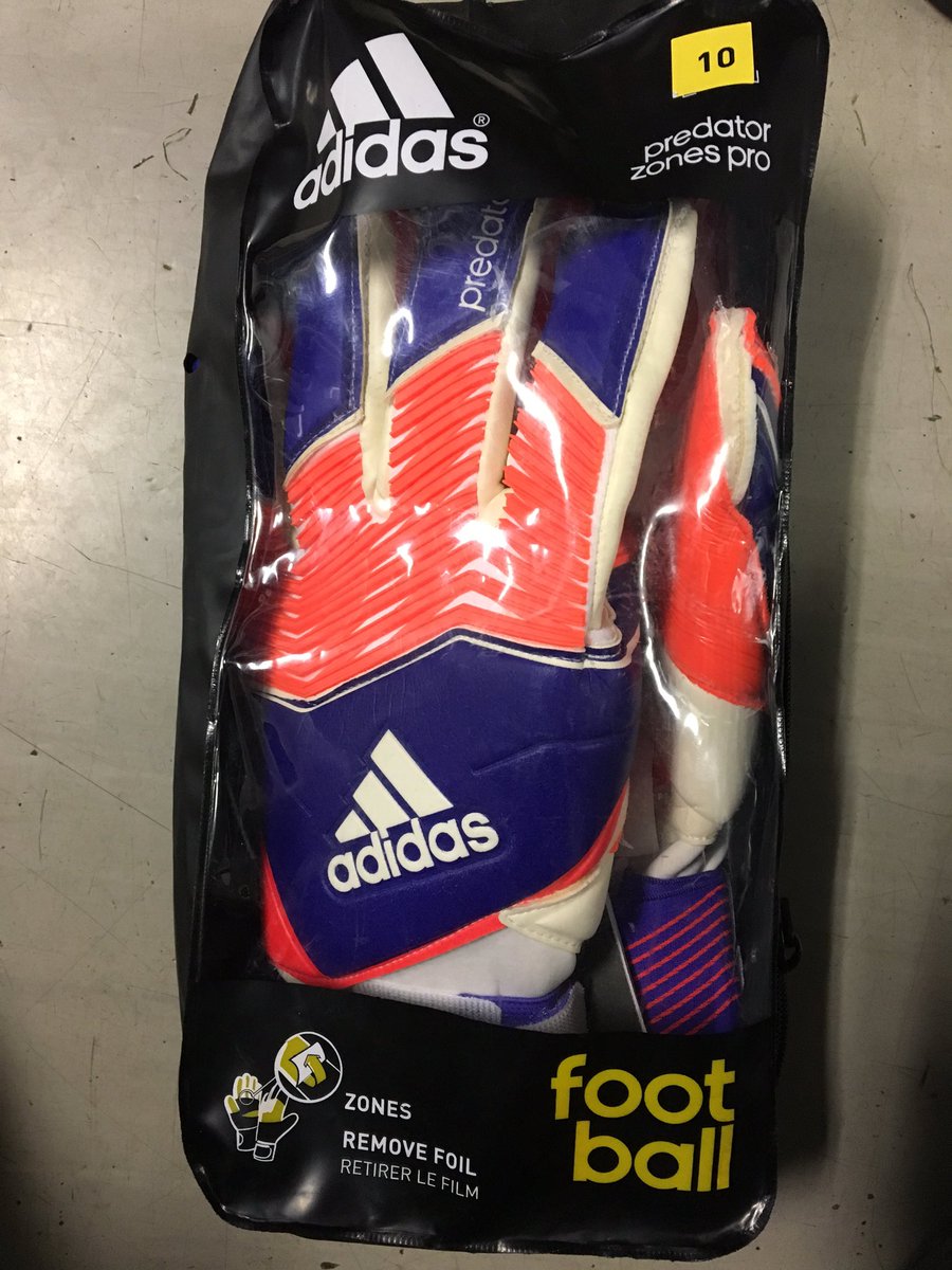 ゴールキーパーグローブ販売 Adidasゴールキーパーグローブ プレデタープロ 未使用新品 7400円 トップモデルです 現在はもう販売されていません この値段より安く売っているところはないと思います ゴールキーパーグローブ Adidas
