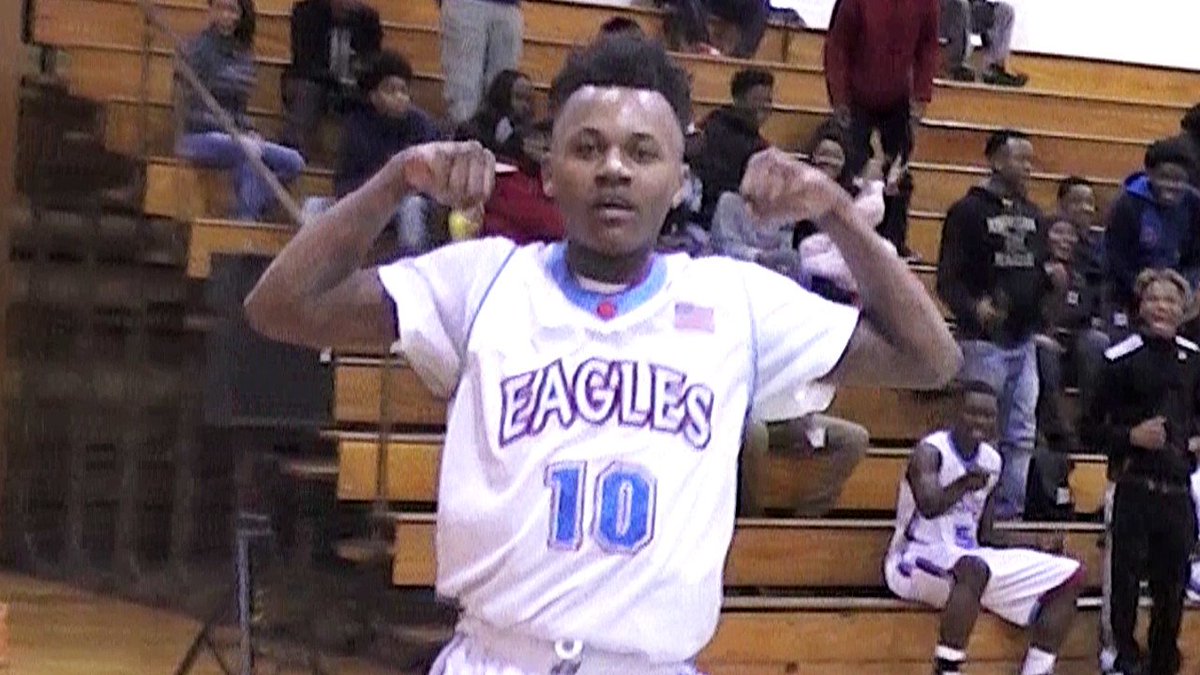 Midwest_Ballers's tweet photo. NEW // Tommie Harbin OFFICIAL Junior Season Mixtape – Slashing Guard With HOPS https://t.co/e8NNGfwaTi https://t.co/QFAlTFcgil