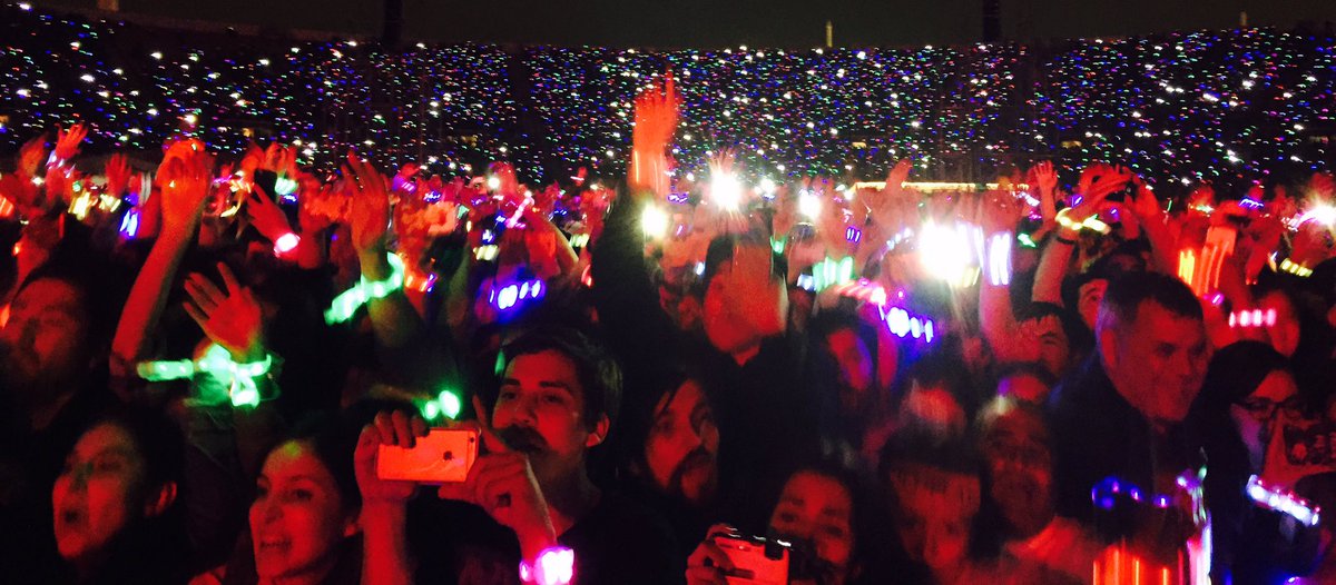 coldplay's tweet photo. Wristbands! #ColdplaySantiago PH https://t.co/T67G8VsAV7