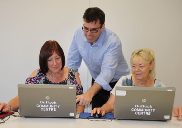 Outlook_Aust's tweet photo. @Outlook_Vic Community Centre Course Guide for term 2 is now out. More info: https://t.co/2hqn3cLOXw https://t.co/6mMNuINNMr