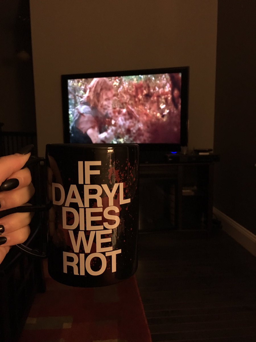 deBORah22_xx's tweet photo. As prepared as I can be for #TheWalkingDeadFinale ready to riot for #DarylDixon

#DarylDixonLives https://t.co/YhjirBNz4j