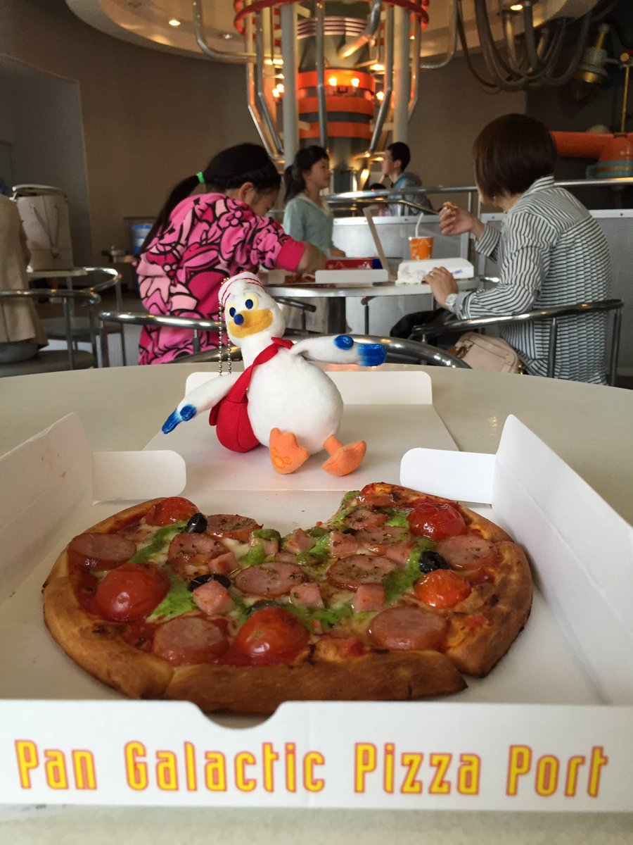 madnesskingdom's tweet photo. Not to toot my own horn, but my #pizzatweet game has been on fire lately
#tippyblue #tonysolaroni #tokyodisneyland https://t.co/rp9DO1td1K