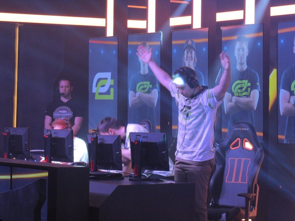 Crimsix's tweet photo. Season 1 Champs @OpTicGaming (https://t.co/l3pTeC1zUe) https://t.co/np17YrgmdG