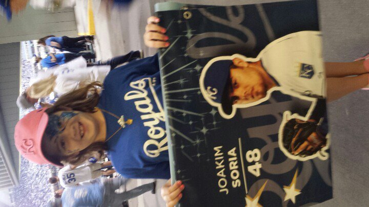 rightfieldrowj's tweet photo. On our way to welcome back her favorite pitcher, @joakimsoria!! #Royals #ForeverRoyal #rightfieldrowdies https://t.co/cFoIFKILVA