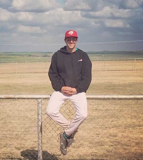 BenchwarmersSP's tweet photo. @JVansdal decided to test the free market and signed a lucrative contract with some team no one has ever heard of. https://t.co/5cRjfNAzuB