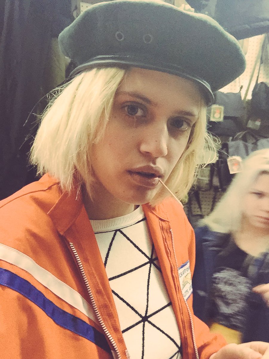 stelladuval's tweet photo. I need this in my life gonna buy it and be a military/Parisian girl https://t.co/PADwTGr30Y