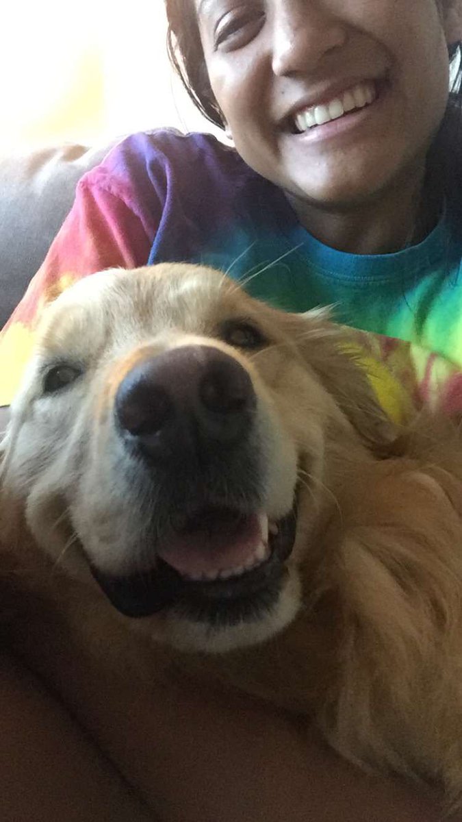 alyssanwar's tweet photo. 2 derps on a happy sunday night https://t.co/u8oJ87VDTI