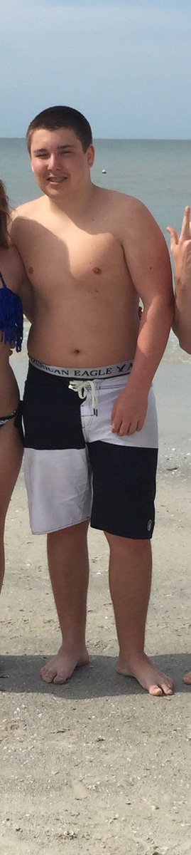 kayf2656's tweet photo. @emckeeman you could take my brother, he's chubby but he might have good dance moves?? 🙂 https://t.co/OknNRqsYsm