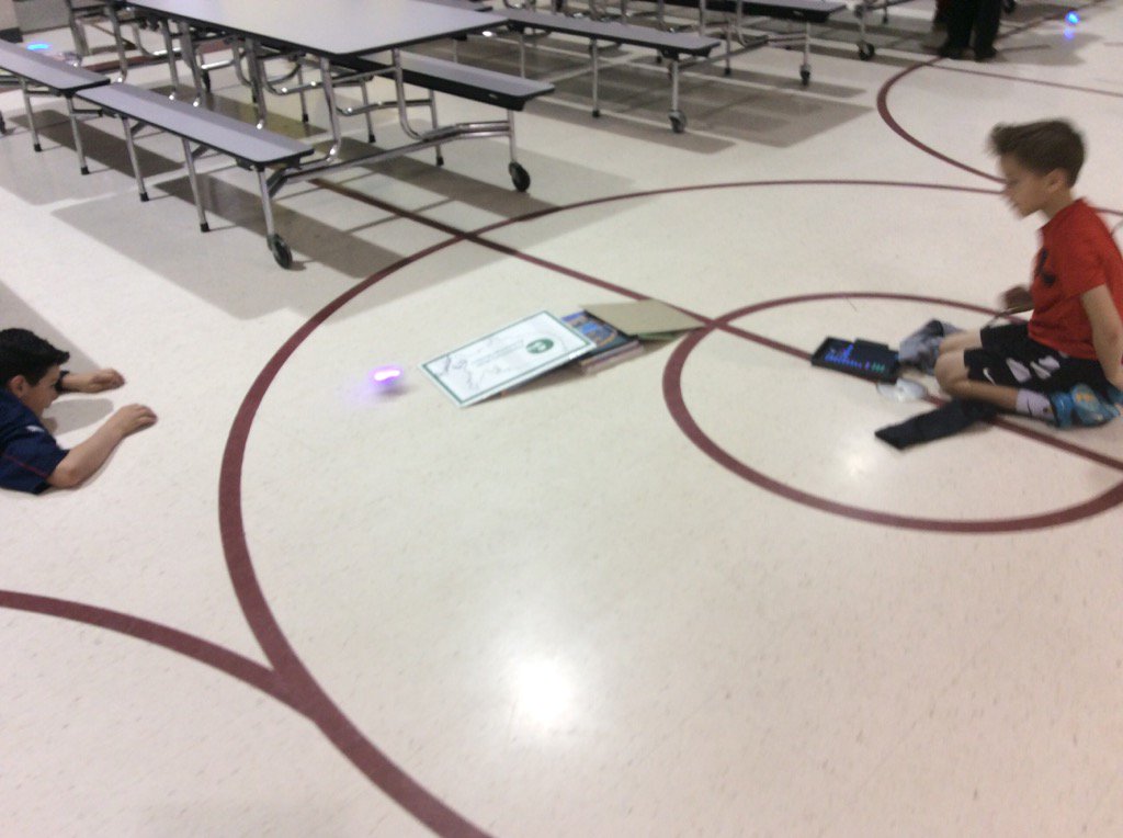 ReederLibrary's tweet photo. 4th graders coding with Tickle to jump a ramp! @gr8mpstech #proud2bMPS https://t.co/7Qo0NvIB3Q
