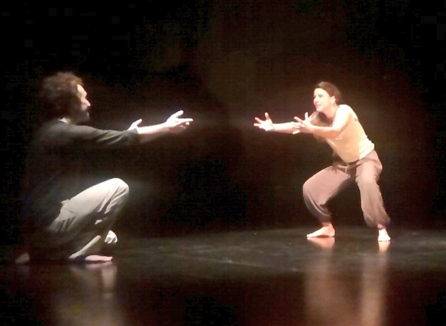 Otro Lontano blu y cada vez me enamoro mas de esta bellisima obra. Y quedan 3 funciones apurense o se cagan. Avise.