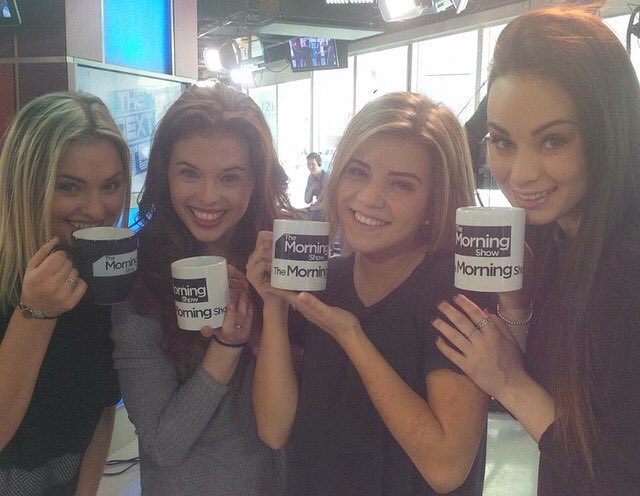 @vic__baldesarra <a href="/jordan___clark/">Jordan Clark</a> @brit__raymond 💁🏼💁🏻❤️😊