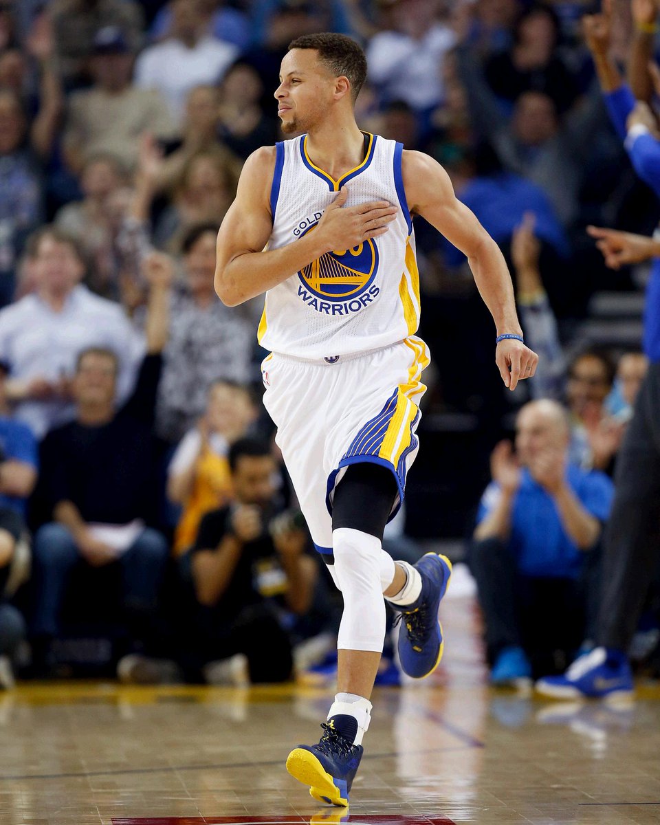 SportsCenter's tweet image. Warriors extend their home win streak vs Western Conference opponents to 46 games.