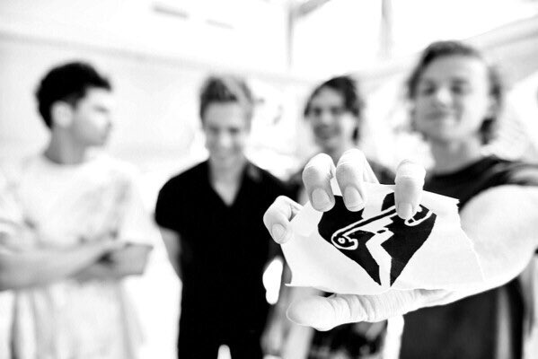 afirwinvoting's tweet photo. I'm bitter, but we worked really hard guys. thanks for being amazing -abby #iHeartAwards #BestFanArmy #5SOSFam https://t.co/rJ26nQVbdH