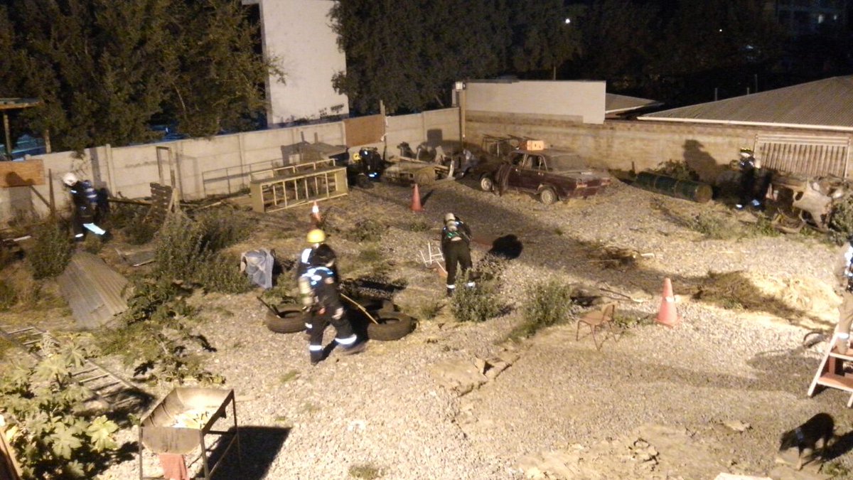 bomberosalamanc's tweet photo. Bomberos Salamanca se capacita en búsqueda y rescate en incendio para completar su malla de bombero operativo https://t.co/0wlhT75XCb