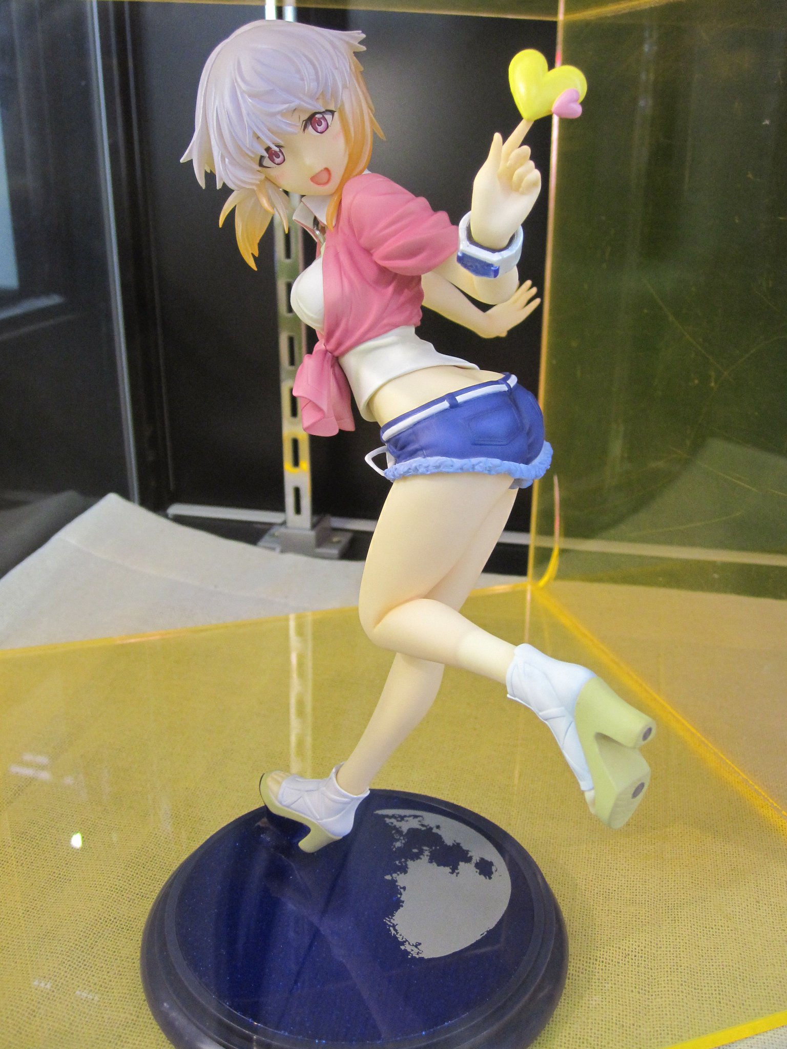 コトブキヤ秋葉原館 3階 新商品入荷 コトブキヤ アクエリオンロゴス 月銀舞亜 税抜 8 800 コトブキヤ限定特典 笑顔パーツ 付 店内奥ではサンプルも展示中 予約のお客様の取置期限は4 10 日 まで