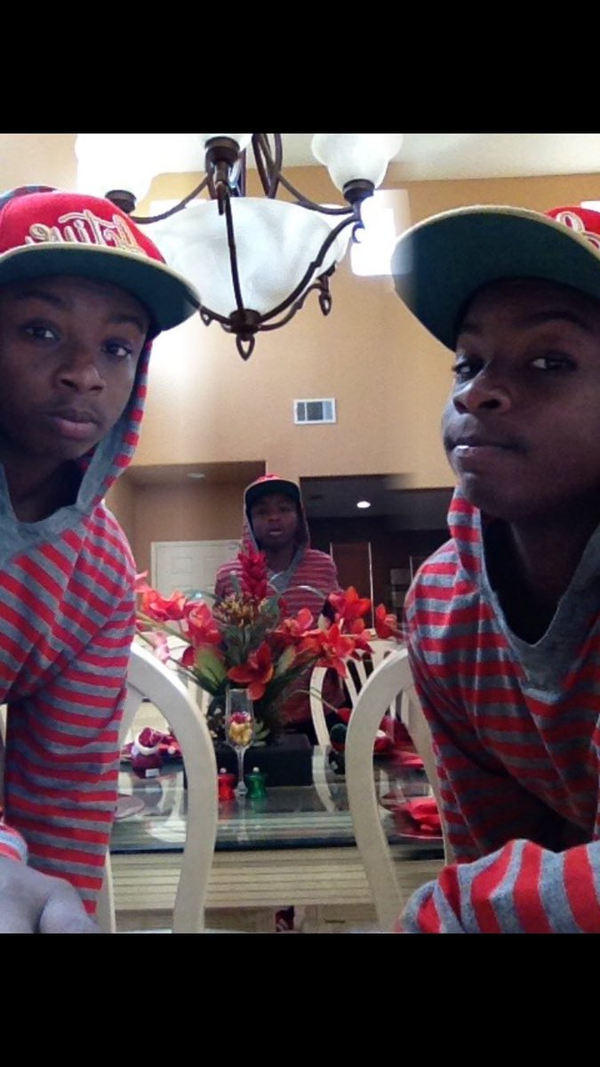 _mikedoe_'s tweet photo. Girl: I wish there were more guys like you tbh
Me: https://t.co/RdI0w7hfiO