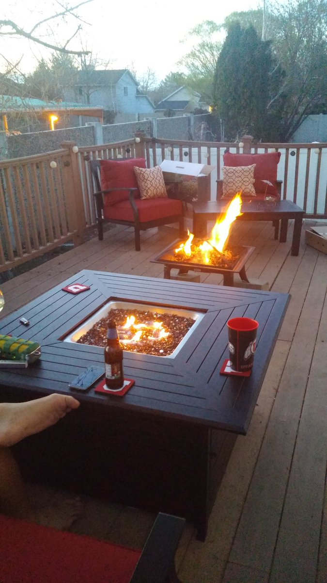 mommamasina's tweet photo. Best night in long time! Love Loi and Taylor spending evening on patio!
#ohana #happy #2Fires https://t.co/V6OE2cYHSp