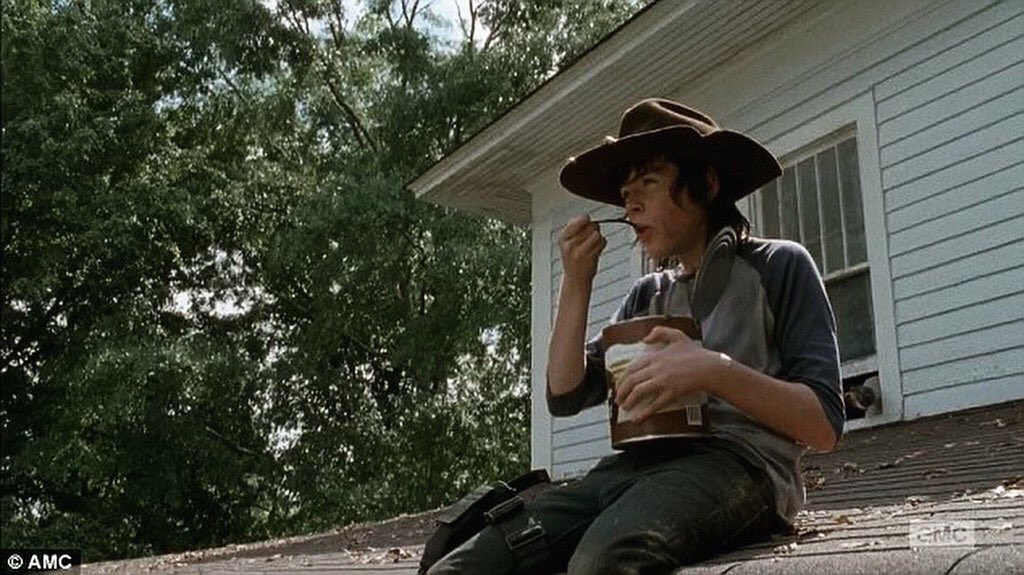 Sierra_Ann8's tweet photo. Waiting for season 7 of The Walking Dead like... #TWD #TWDFinale https://t.co/lOmAZ3l2y5