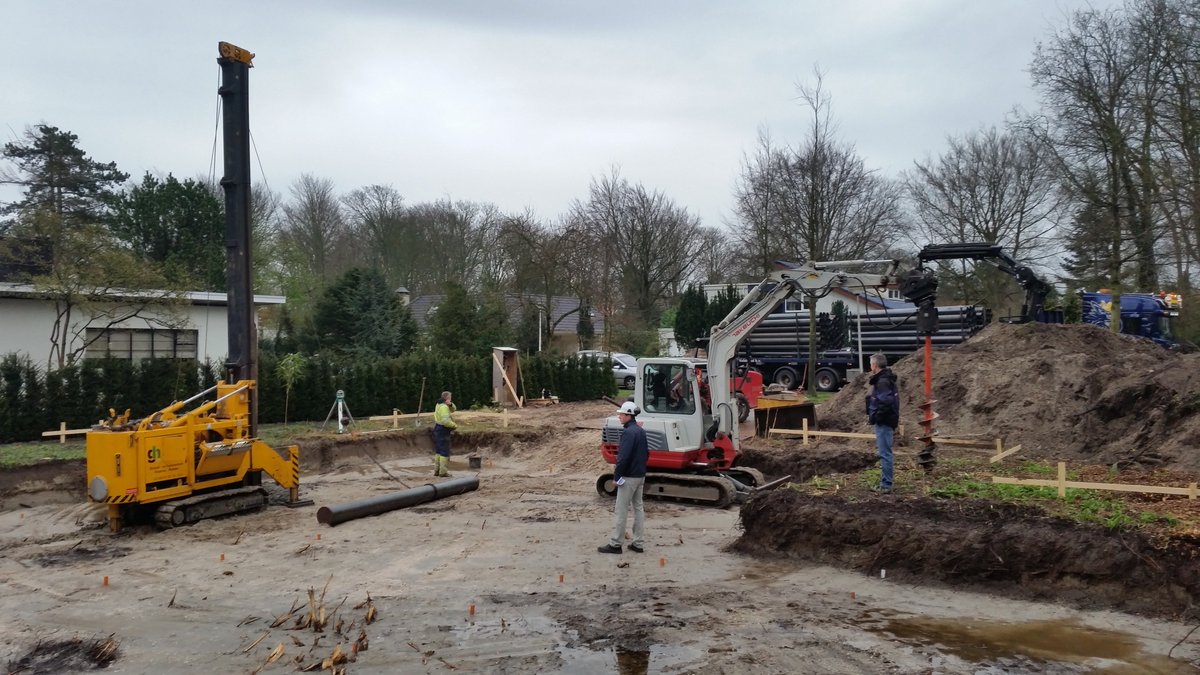 CerfixConstruct's tweet image. Vandaag heiwerk gestart woning te Oostvoorne. Engineering @CerfixConstruct. Ontwerp door Marco Koppenol.