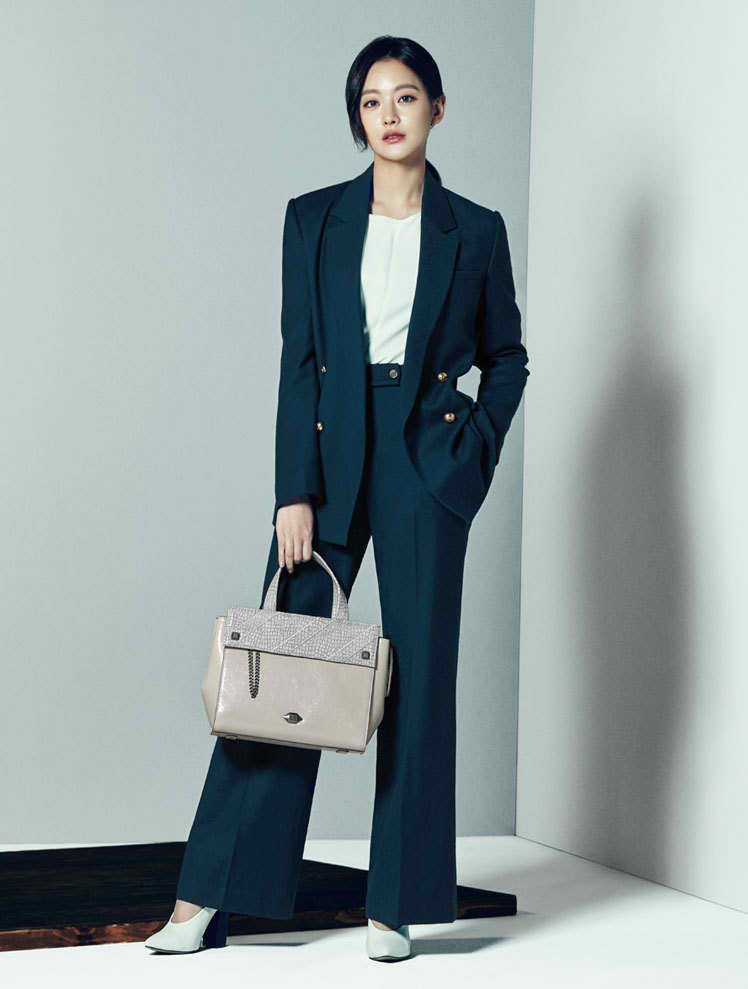 OhYeonSeo0622's tweet photo. [PHOTOS] 04.04.16 Actress Oh Yeon Seo for Bag Brand, LAMATT (3) | #OhYeonSeo #오연서 #라메트 #LAMATT https://t.co/fxrU4v3WV7