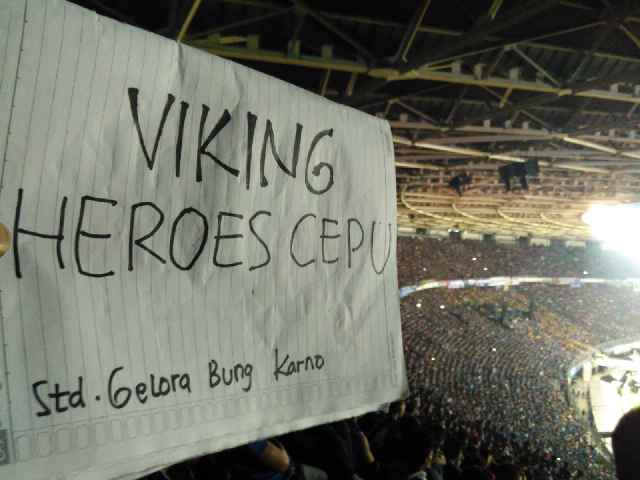 akhmalkhry's tweet photo. Menang disindir, kalah dibully. Resiko tim besar! #GBKInvasionPart2 @Viking_Cepu @BobotohID https://t.co/YaJnlFTaOr