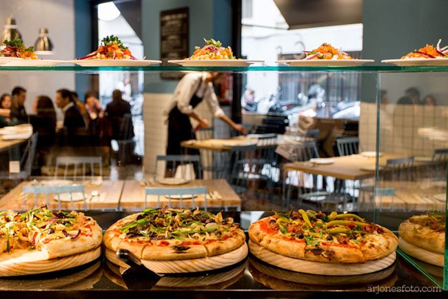 RN_revista's tweet photo. Valencia cuenta ya con un @PICSAPizzeria de @ECarenzo https://t.co/ssQK1Gm81Z https://t.co/YZDtifNztX