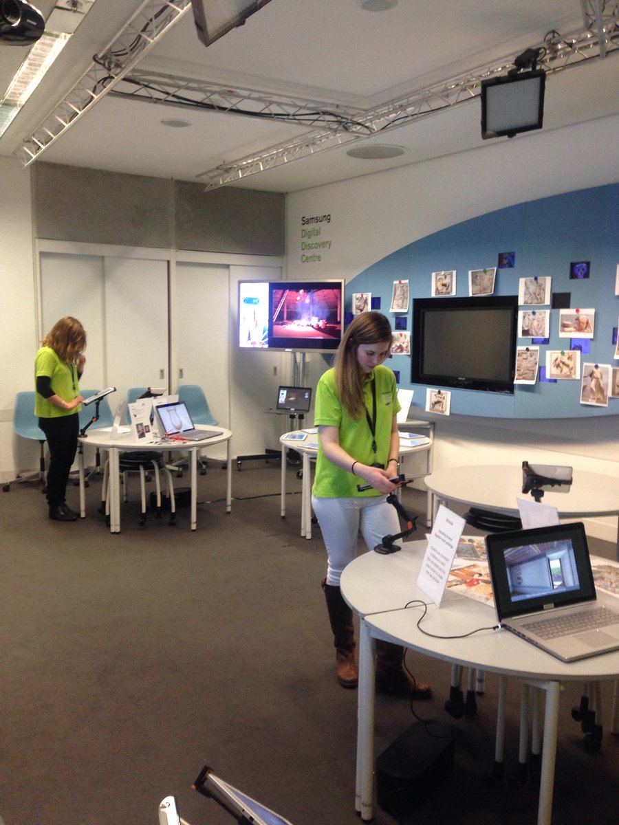 Lizzie_E100's tweet image. The #SamsungCentre looking great, ready for #objectbasedteaching ! #excited !!