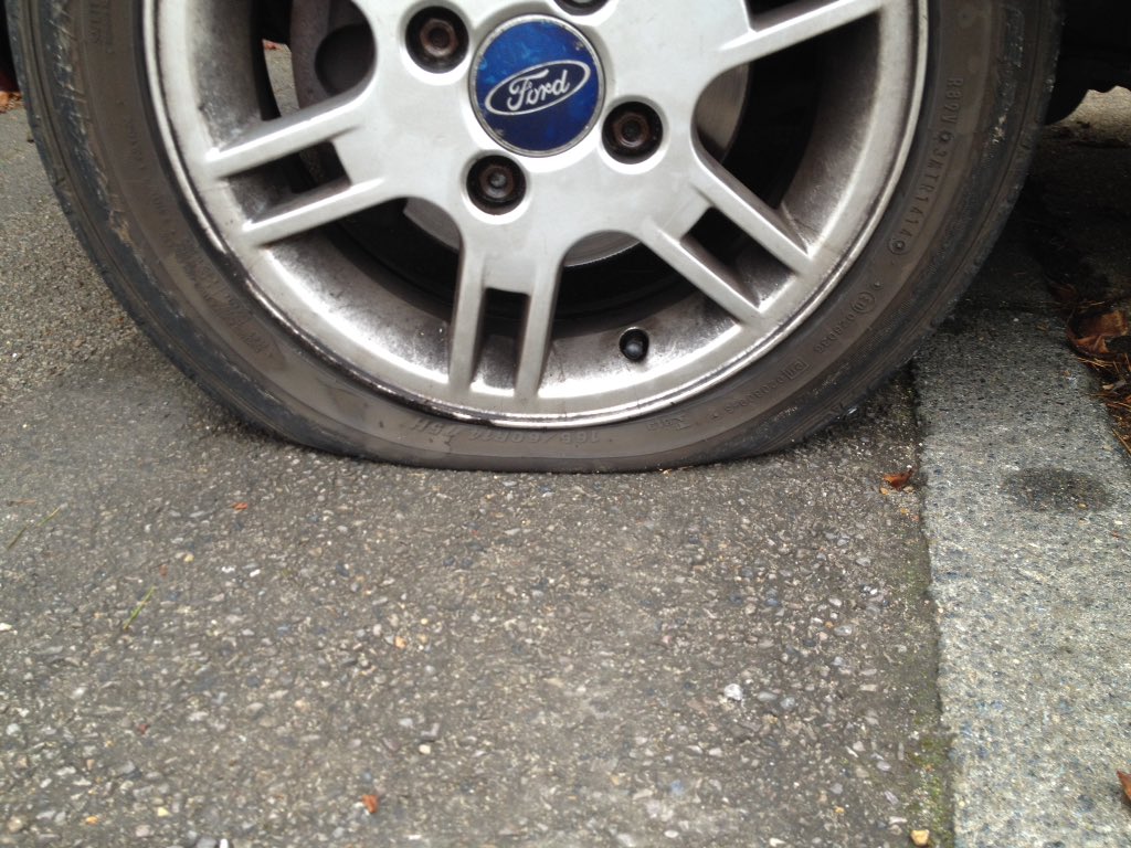 JenBon32's tweet photo. Hate Monday's! Car has flat tire so have to get a horrible bus #hatebuses https://t.co/R7cBZgELBp